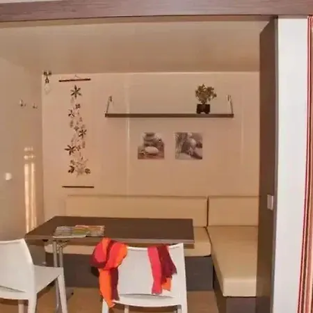 Zecamping 3 Dog Friendly Avec Piscine Dans Un Environnement Calme 3*