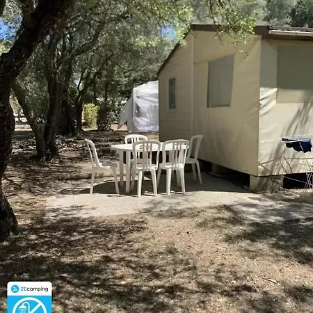 Zecamping 3 Dog Friendly Avec Piscine Dans Un Environnement Calme Кемпинг Жуна
