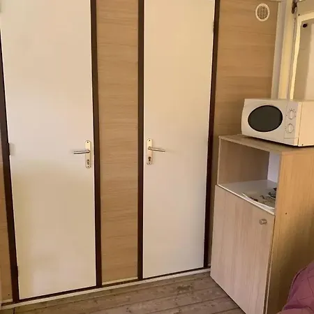 Zecamping 3 Dog Friendly Avec Piscine Dans Un Environnement Calme Кемпинг