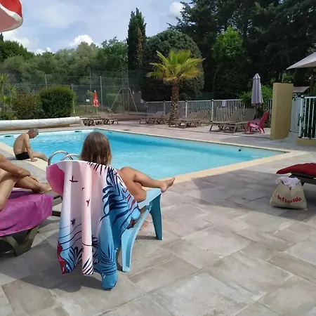 Kemping Zecamping 3 Dog Friendly Avec Piscine Dans Un Environnement Calme