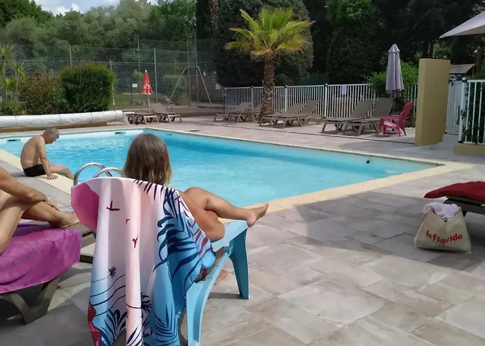 Zecamping 3 Dog Friendly Avec Piscine Dans Un Environnement Calme 3* Junas