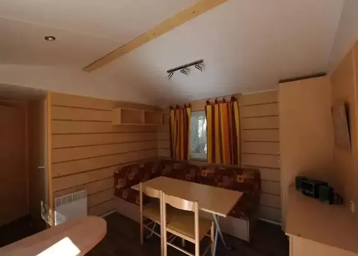 Κάμπινγκ 3 Etoiles - Piscine - Ccbefeg 3*