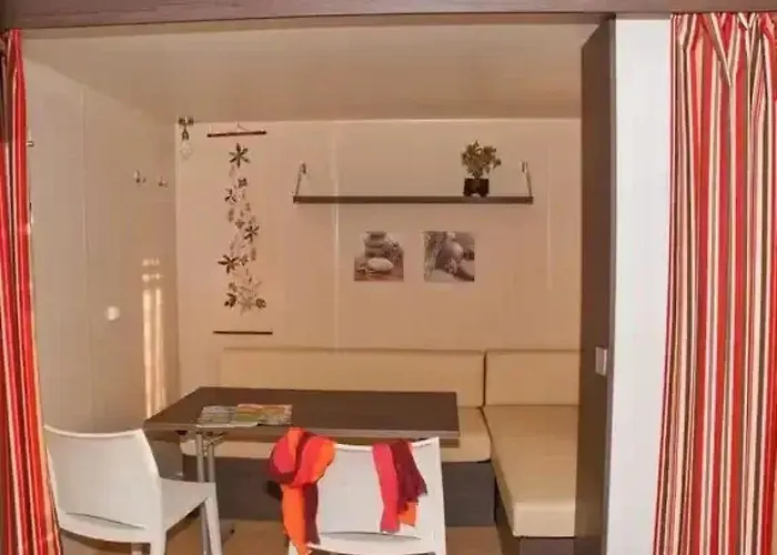 Zecamping 3 Dog Friendly Avec Piscine Dans Un Environnement Calme 3*