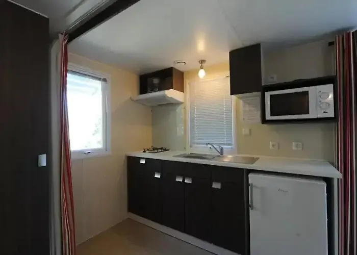 Κάμπινγκ 3 Etoiles - Piscine - Ccbefeg 3*