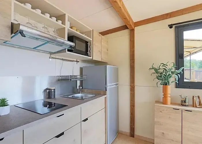 3 Etoiles - Piscine - Ccbefeg Junas